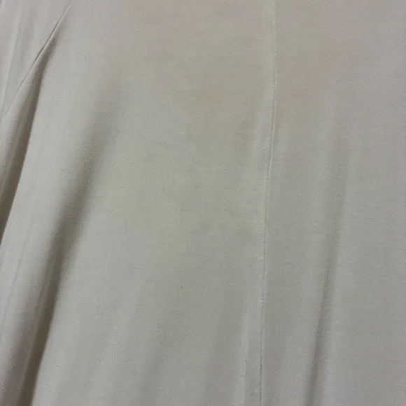 Torrid Super Soft Knits Varisty Tee Women’s 2 White Round Hem V-Neck T-Shirt - Picture 6 of 9